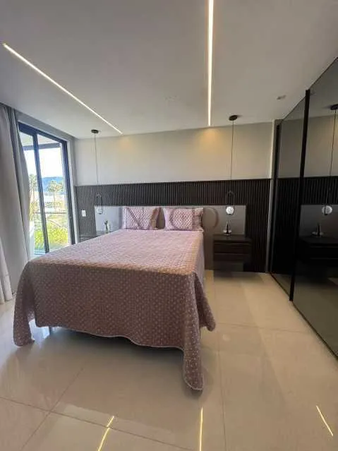 Casa com 5 quartos e 5 banheiros, cozinha planejada — photo 14