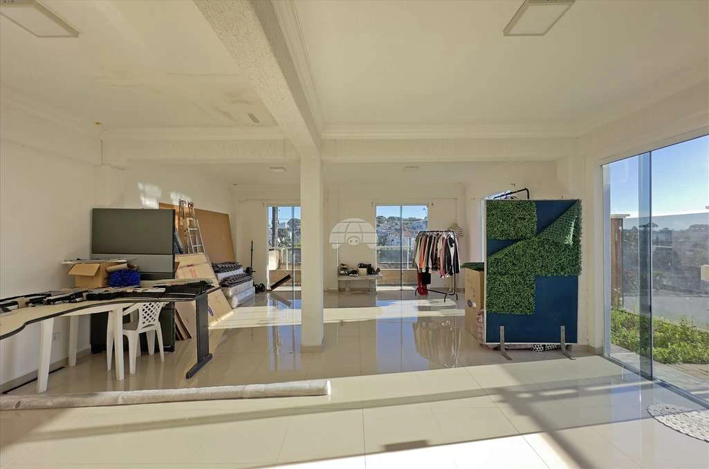 House with 2 bedrooms, 1 en-suite and 350 m² no parking