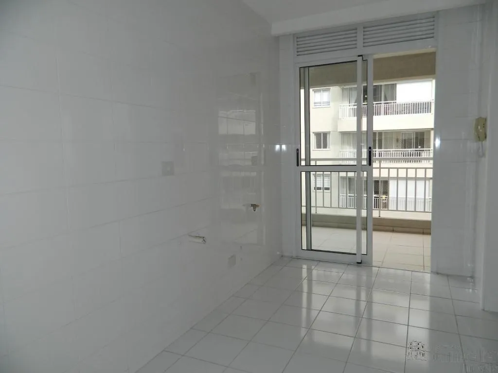 Балкон з грилем та 2 спальні: квартира 70 м² — photo 2