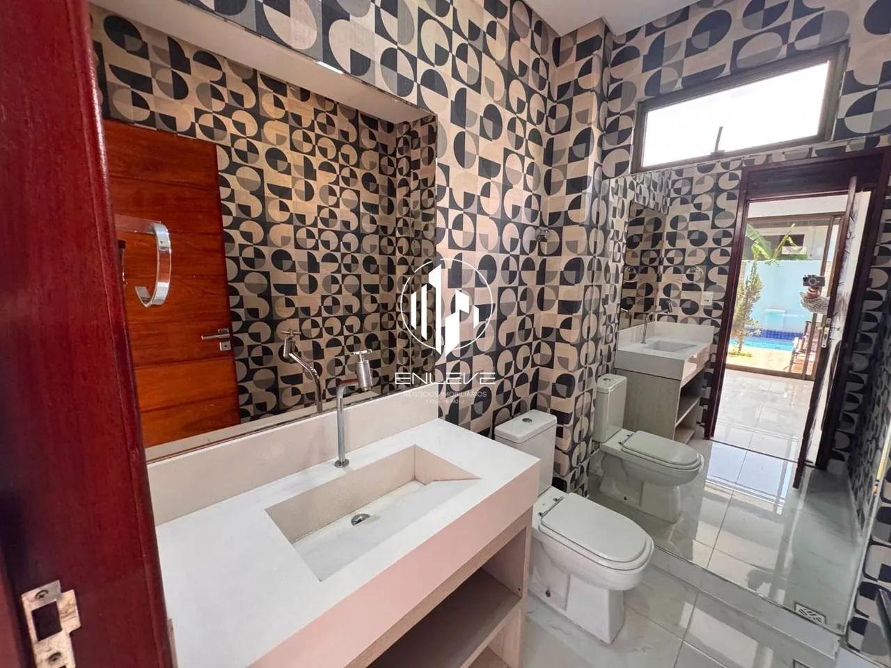 Casa com 4 suítes, 5 banheiros e 600 m² — photo 18