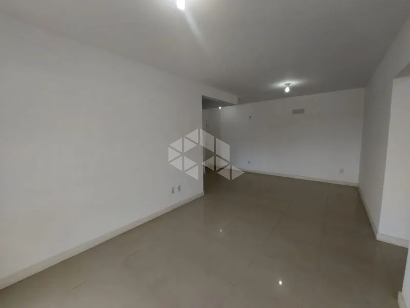 2-bedroom apartment with a mountain view in Florianópolis — photo 18