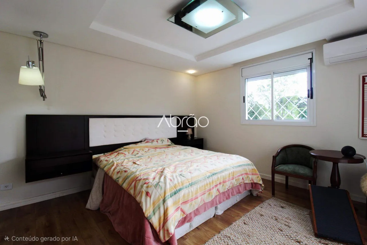 4-bedroom house with a private BBQ area — photo 18