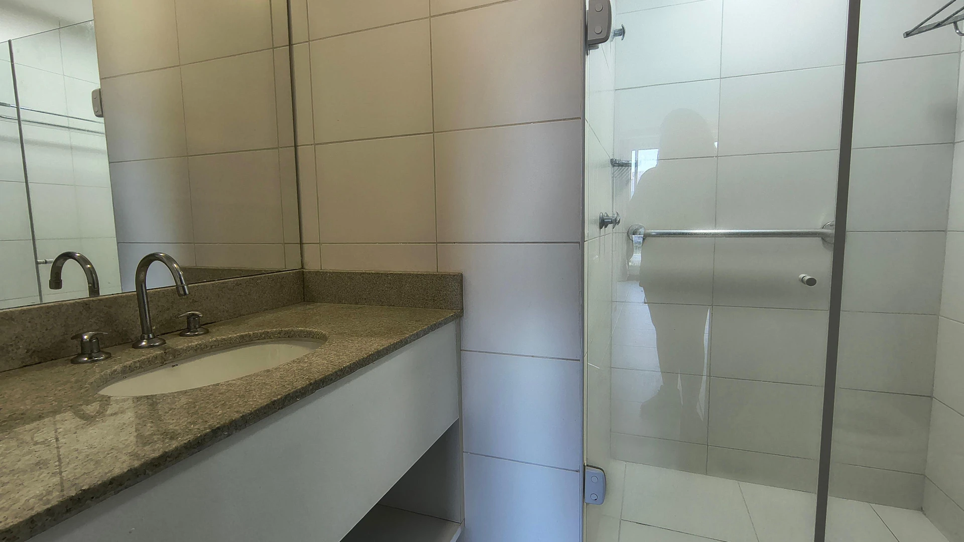 1-bedroom apartment with 1 parking space and balcony — photo 10