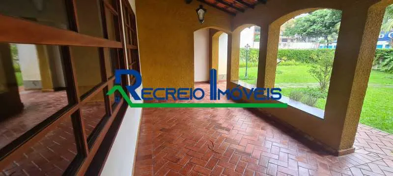 Street house with 5 bedrooms and 15 parking spaces — photo 4