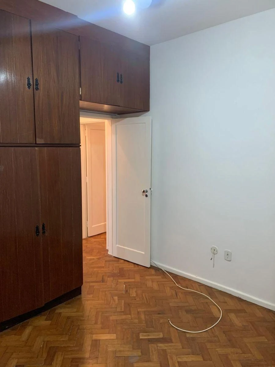 Wood or laminate floors in a 2-bedroom apartment, 67 m² — photo 8