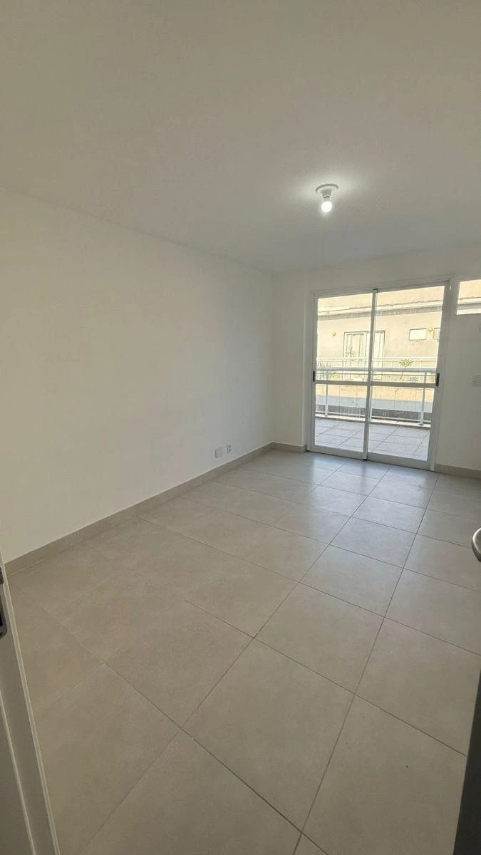 145 m² top-floor home with balcony and 2 parking spots — photo 2