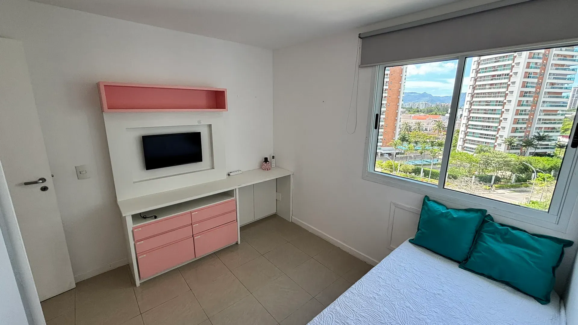 3-bedroom apartment in a building with a sauna — photo 36