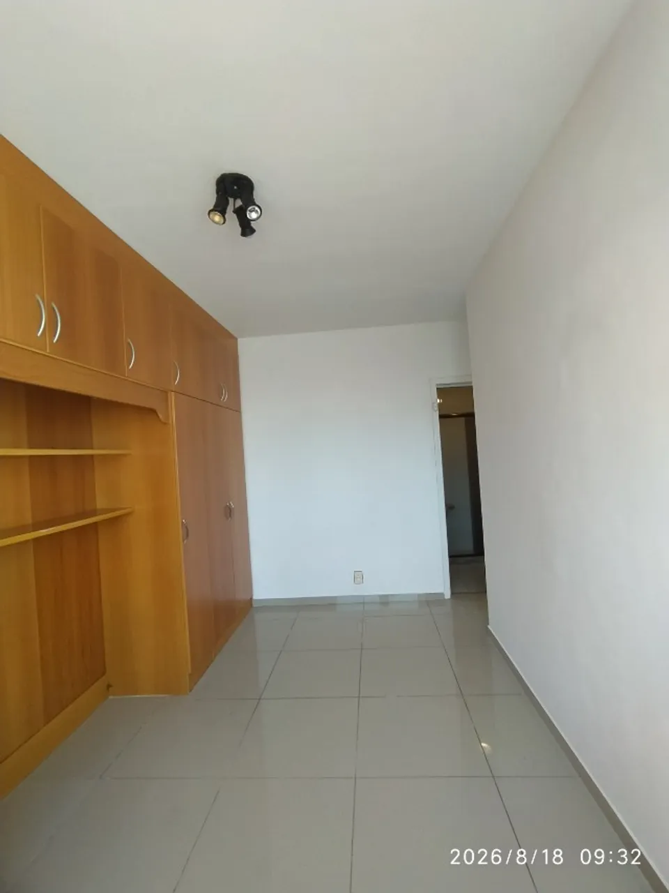 2-bedroom apartment with 2 bathrooms and a balcony — photo 10