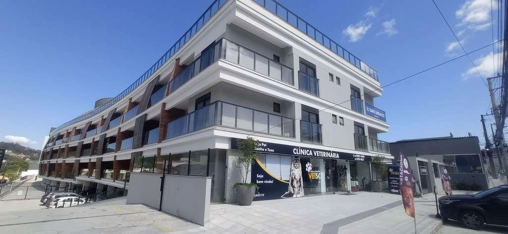 1-bedroom house with glass balcony and 47 m²