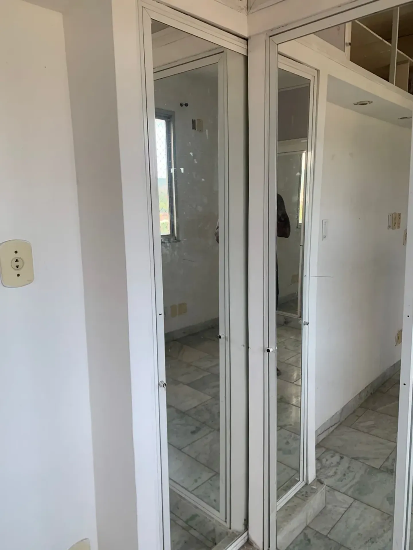 Apartment on the 11th floor with a mountain view — photo 27