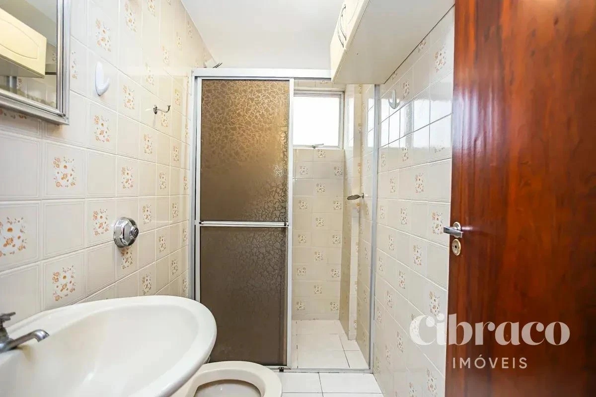Apartment, 37 m², with wood or laminate floors — photo 7