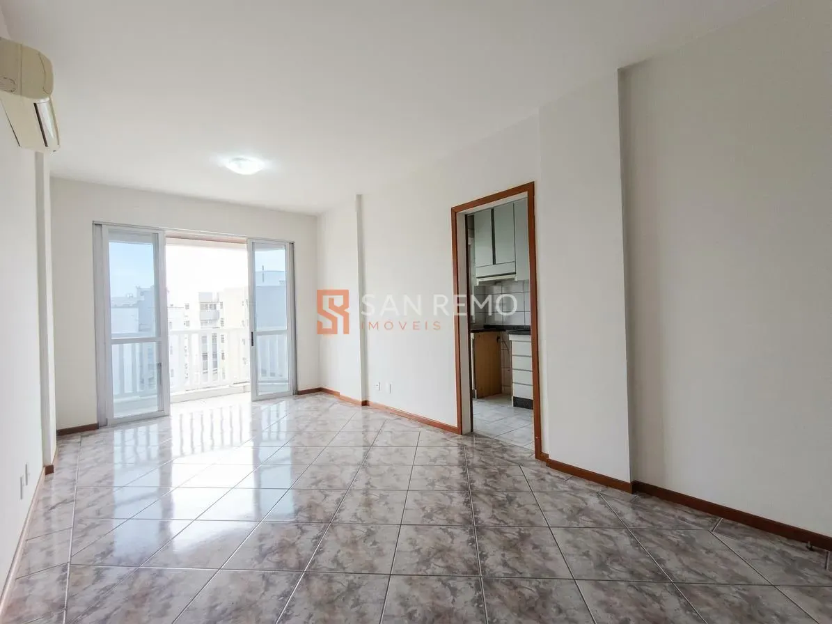 2-bedroom apartment in a building with a gym — photo 11