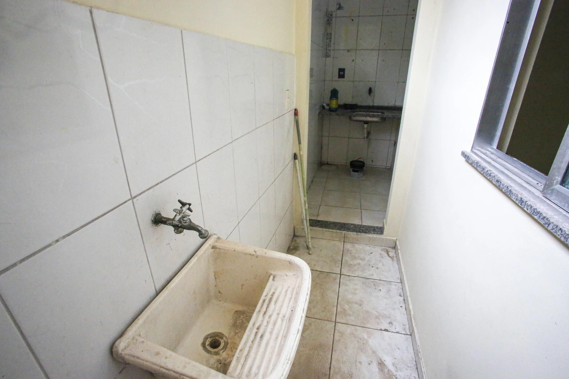 House with 2 bedrooms and 1 bathroom, no parking — photo 9
