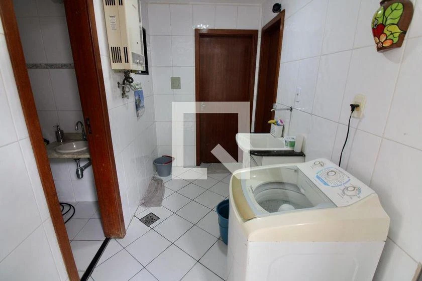 Furnished house, 260 m², with a bathtub — photo 46