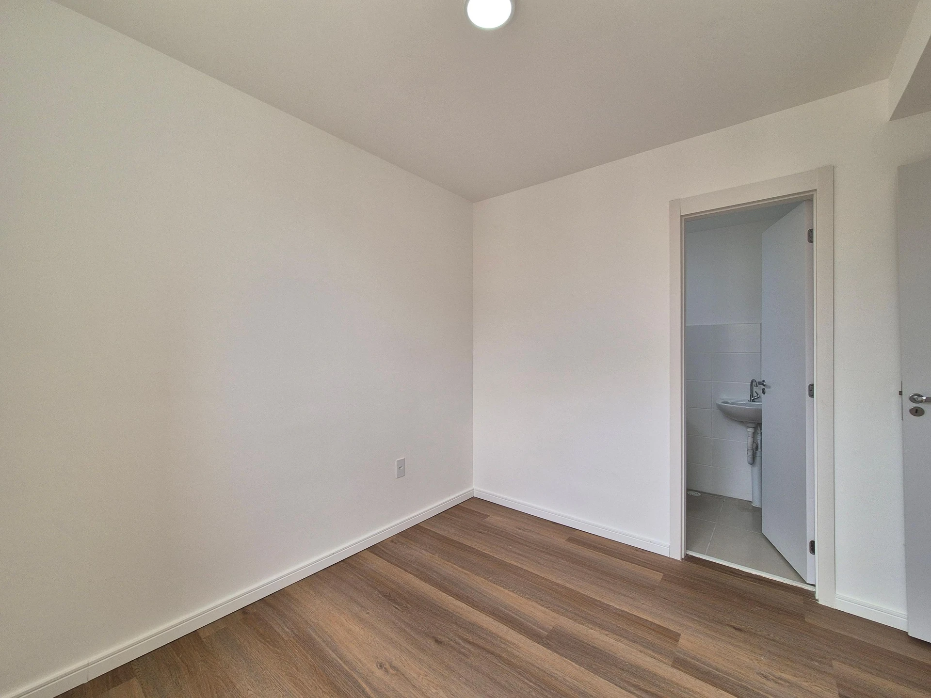 Apartamento de 2 quartos em condomínio com academia — photo 8
