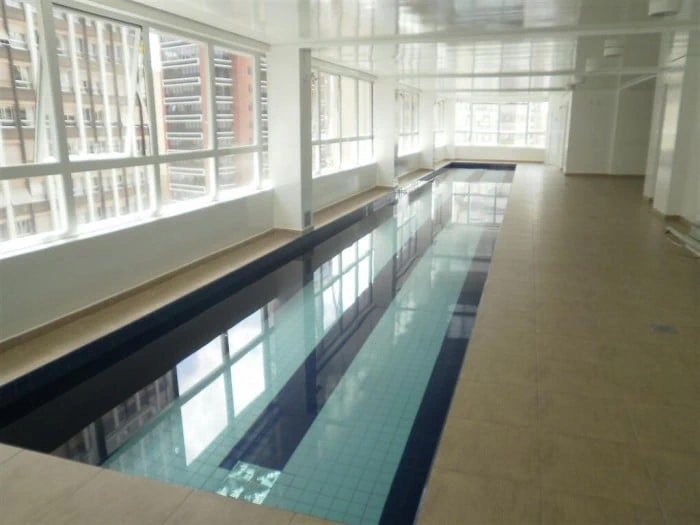 Studio, 69 m², with a glass-enclosed balcony — photo 11