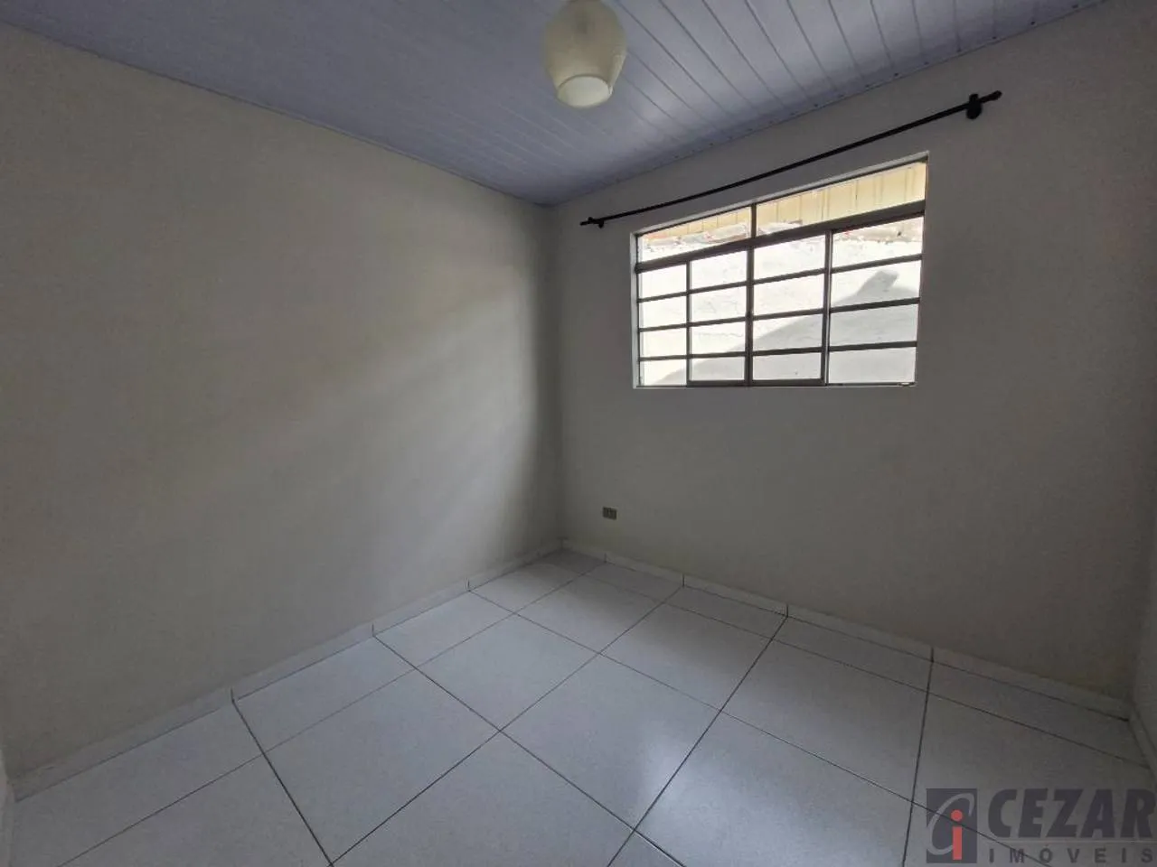 Unfurnished house with 2 bedrooms and a laundry area — photo 10