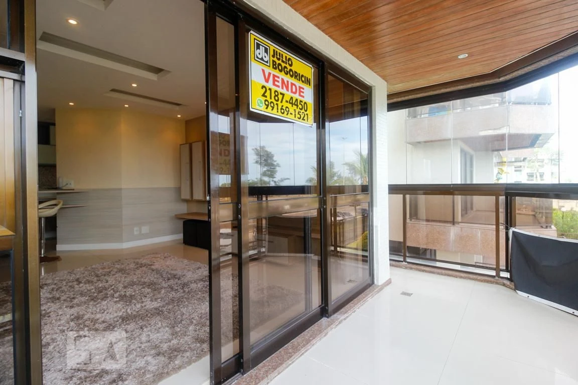 Furnished apartment, 90 m², with a glass-enclosed balcony — photo 4