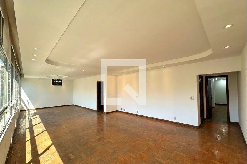 Rental apartment with 3 bedrooms and 190 m² — photo 3