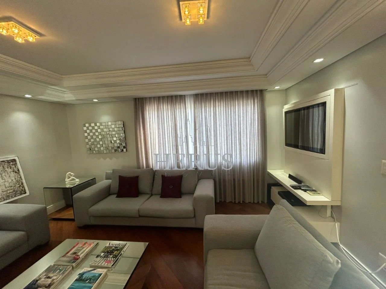 House with 4 bedrooms and 3 en-suite baths, 325 m² — photo 15