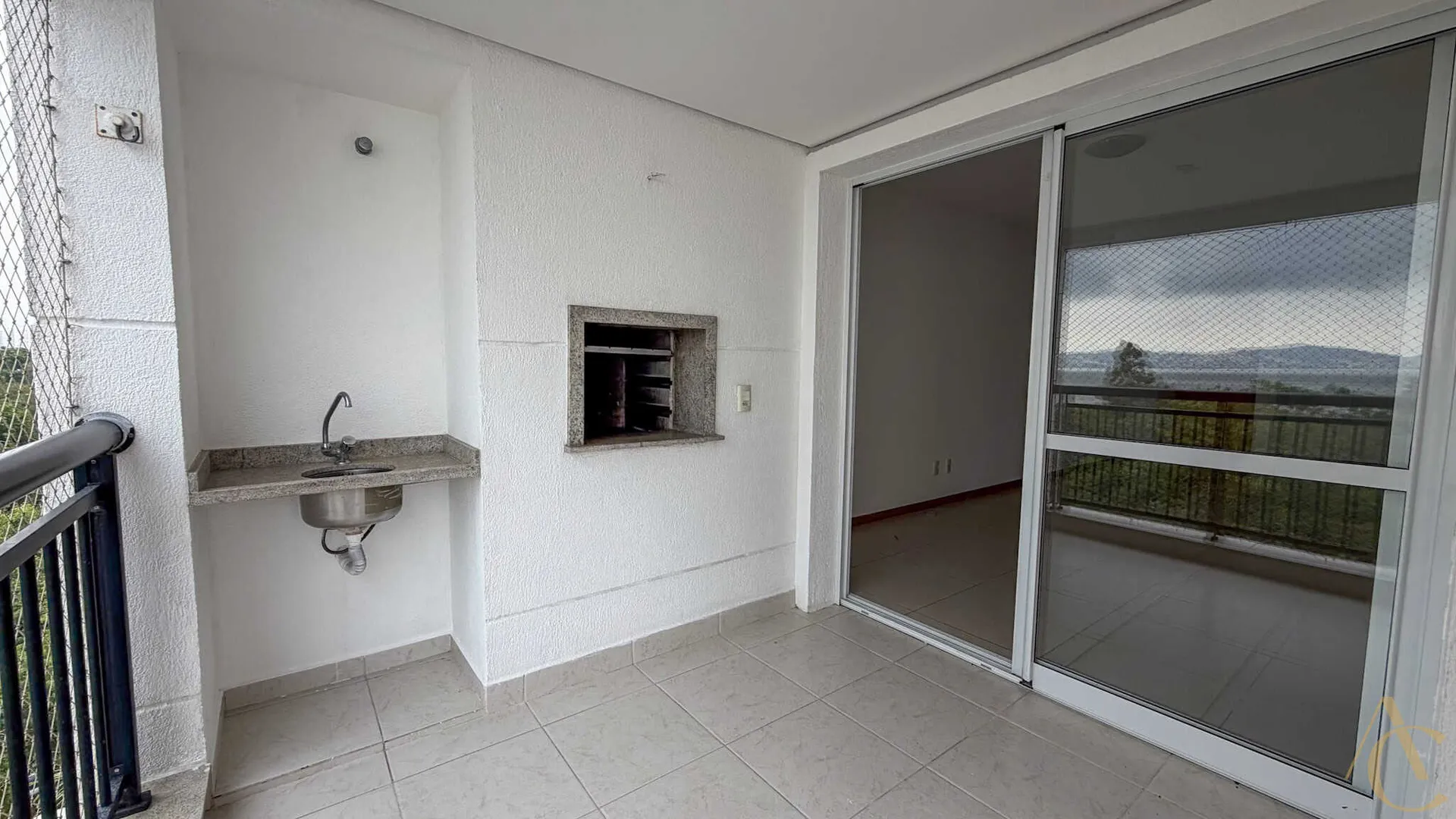 149 m² furnished apartment with a built-in grill on the balcony — photo 7