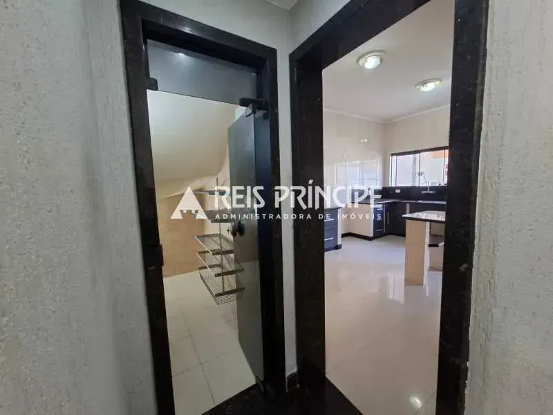 Casa com 5 quartos e 5 banheiros, 364 m² com garagem — photo 16