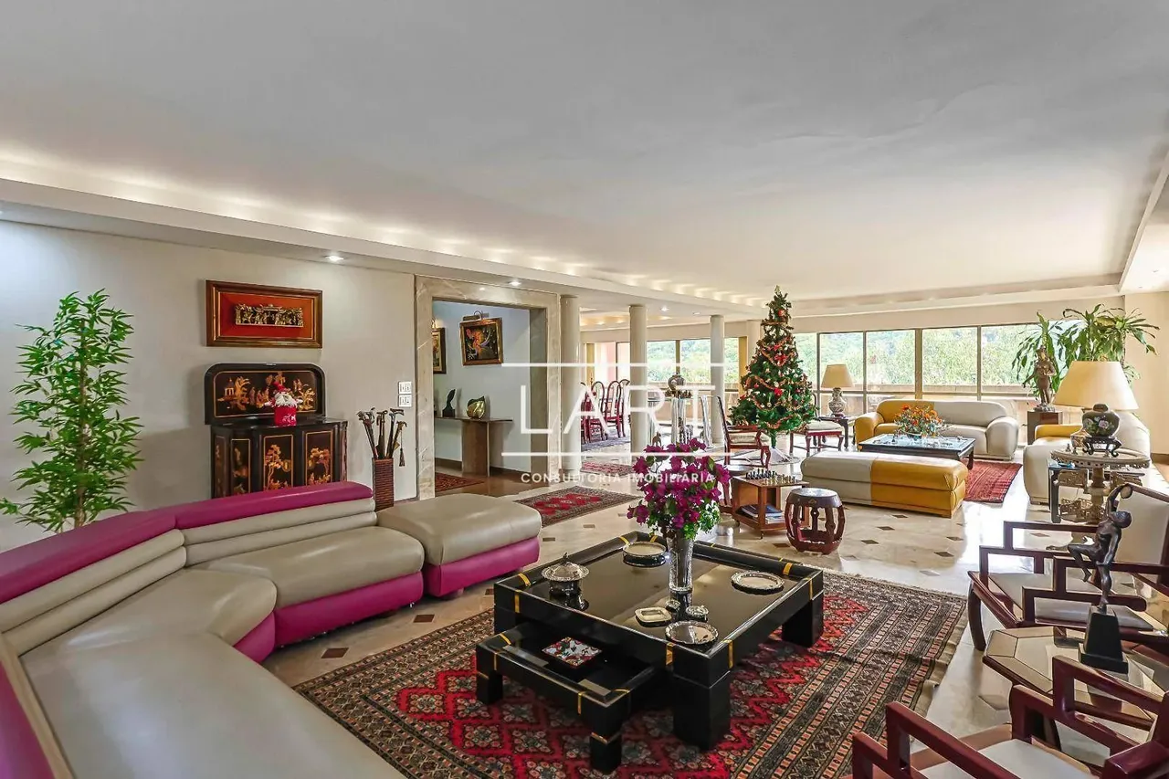 Casa de 5 dormitorios y 800 m² con zona de lavandería