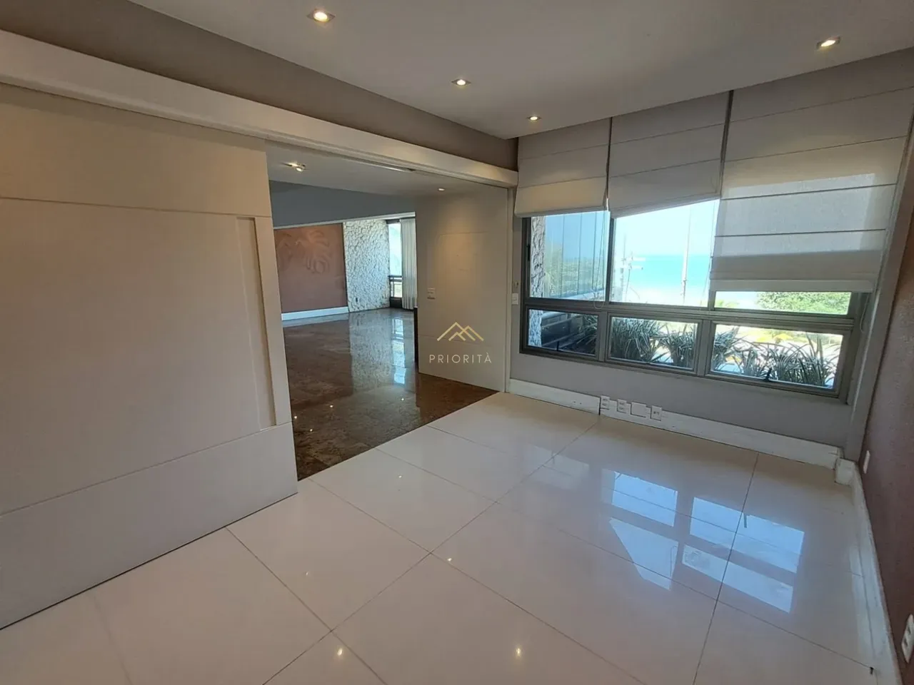 Floor-to-ceiling windows in a 4-bedroom apartment, 235 m² — photo 16