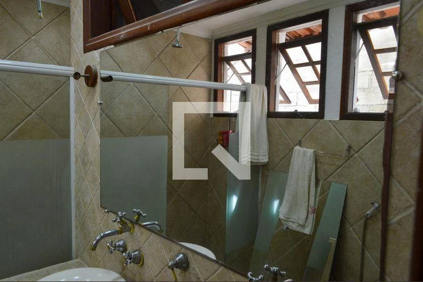 4-bedroom house with a park view — photo 23