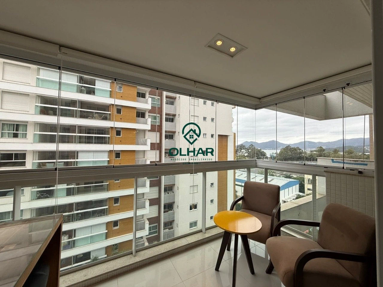 Glass-enclosed balcony in a 2-bedroom apartment, 93 m² — photo 29