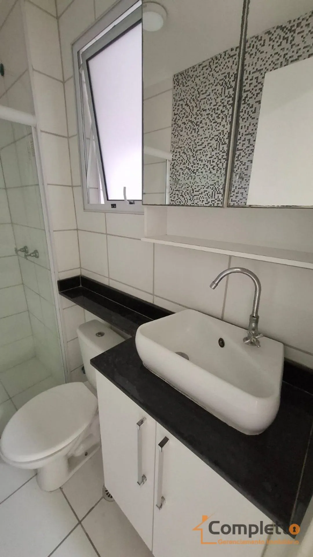 2-bedroom apartment in a building with a gym — photo 8