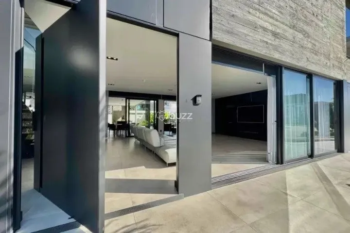 Меблированный дом на 5 спален и 513 м² — photo 4