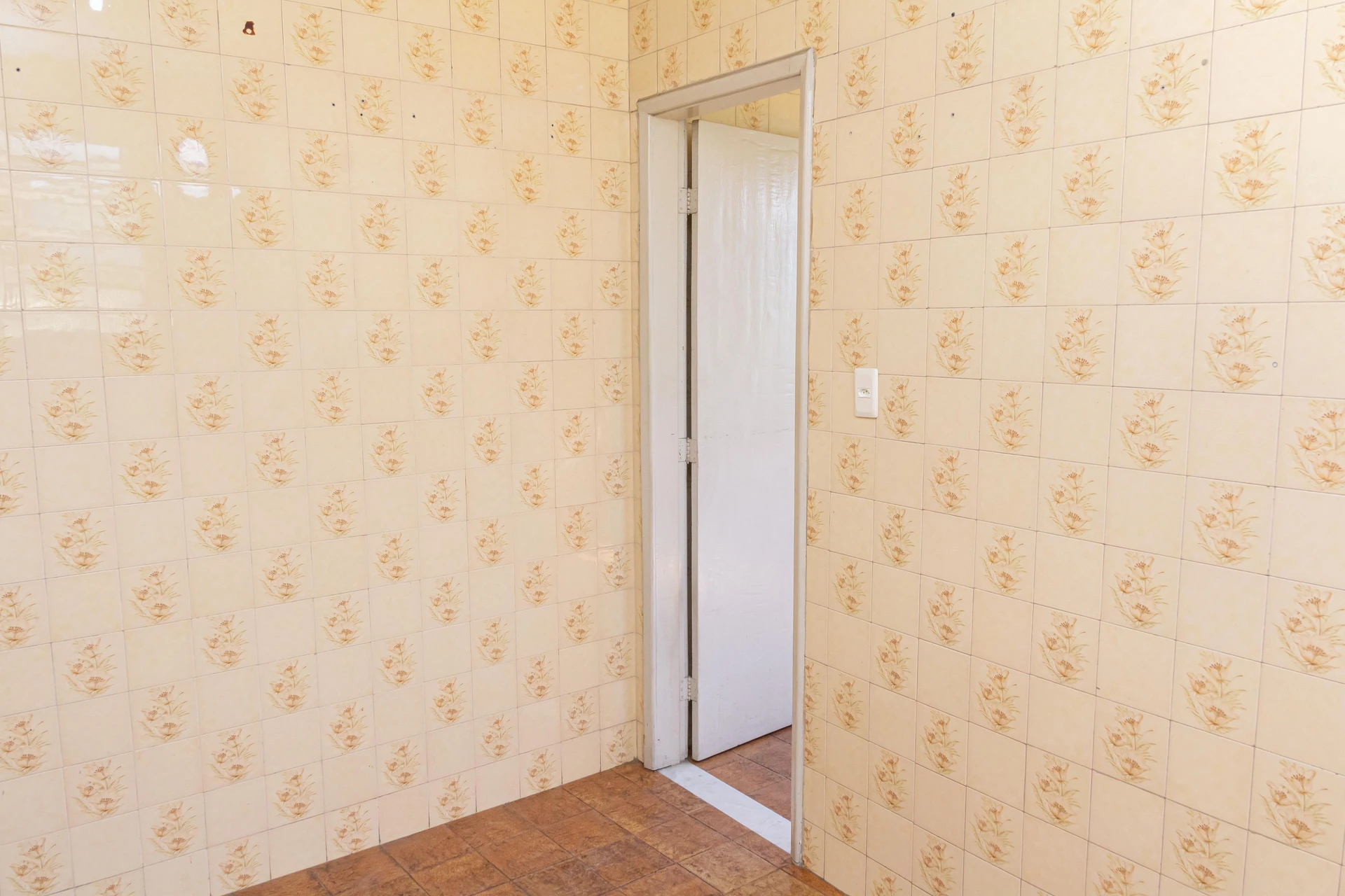 2-bedroom rental apartment with 1 bathroom and parking — photo 63