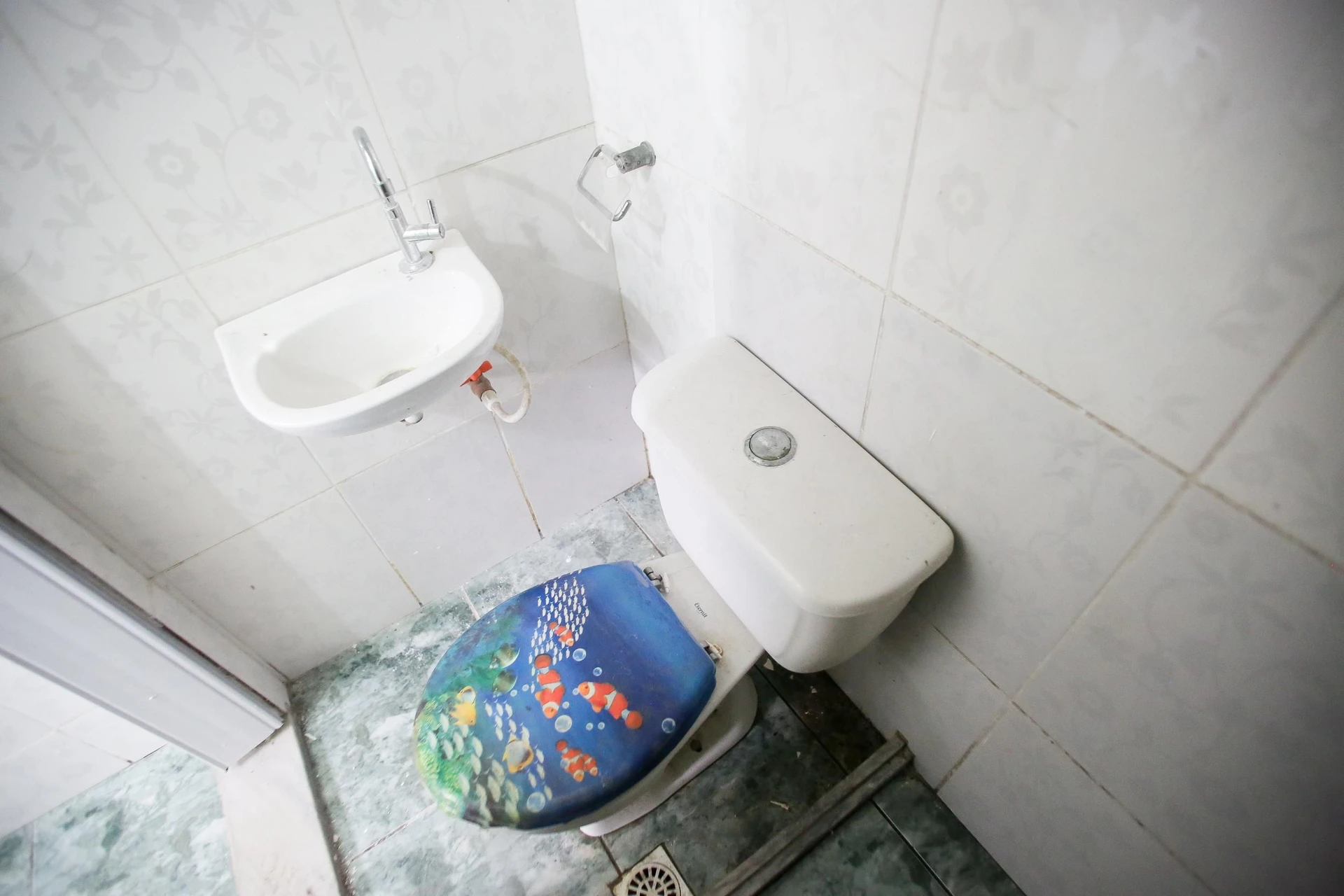 Unfurnished studio with 1 bedroom and 1 bathroom — photo 15