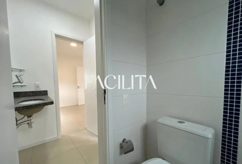 Casa com 3 quartos e cozinha americana com fogão — photo 32