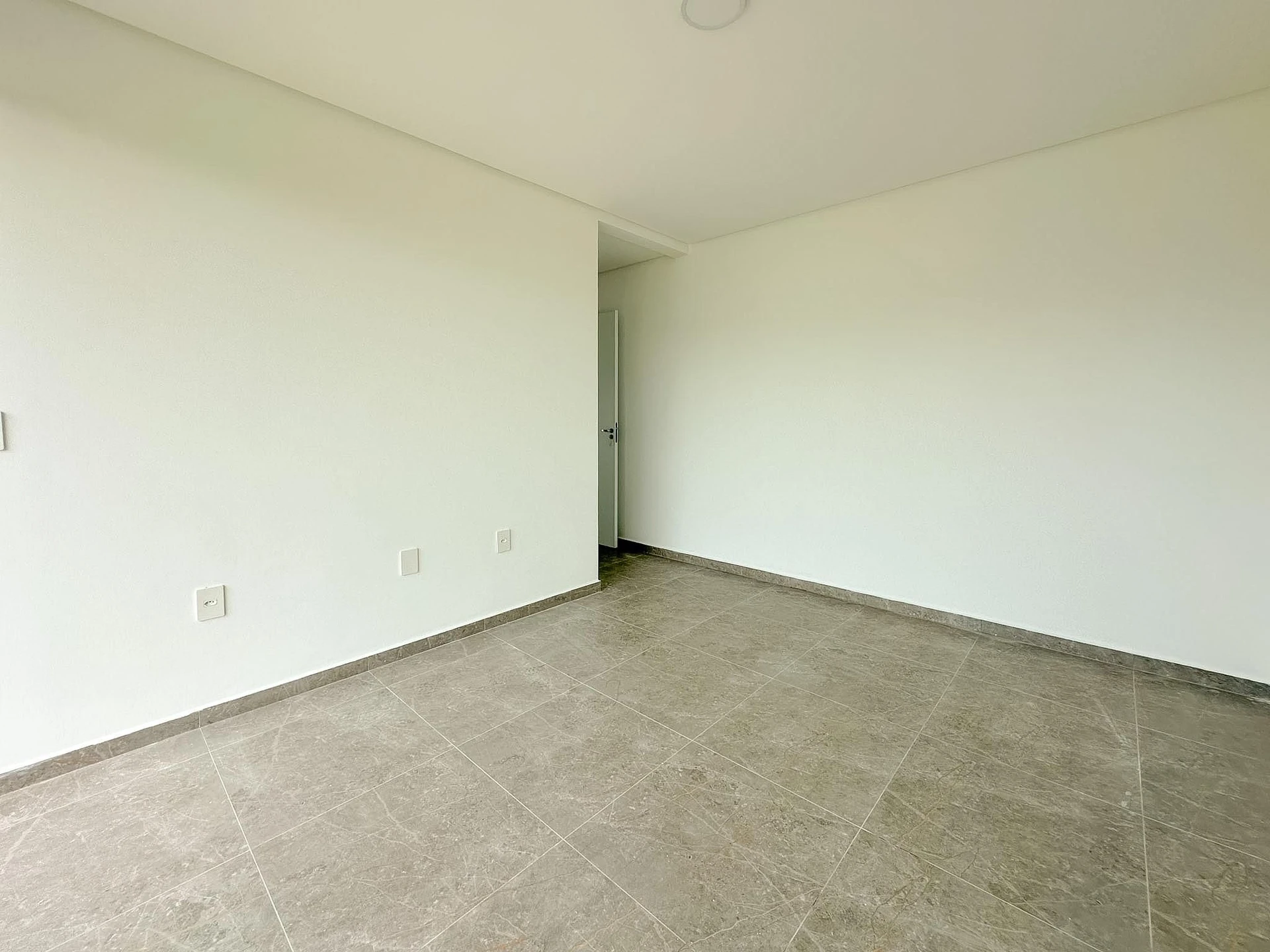 Floor-to-ceiling windows in a 3-bedroom house, 157 m² — photo 23