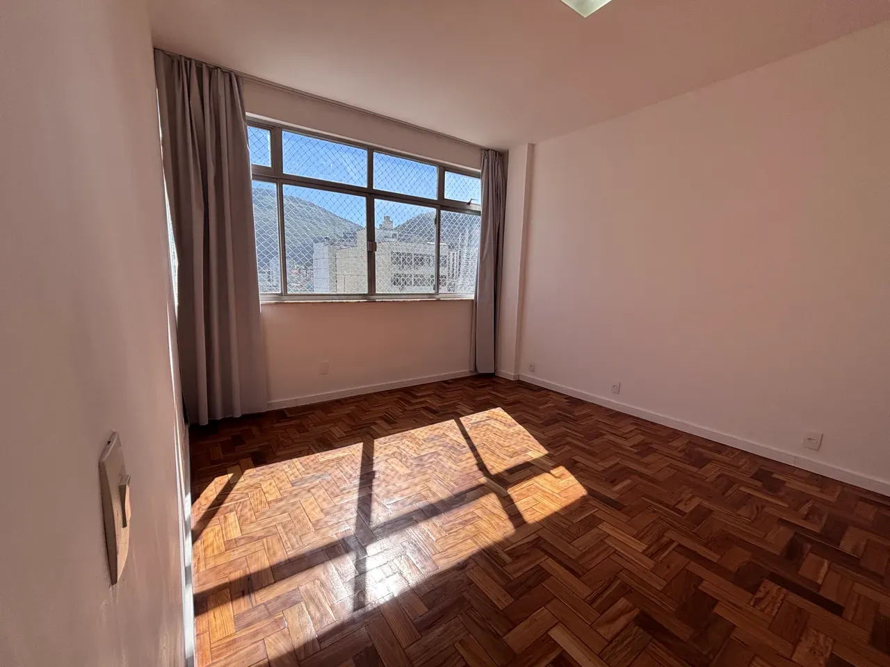 64 m² apartment with a walk-in closet and a washing machine — photo 10