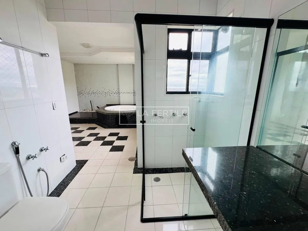 3-bedroom apartment with 4 bathrooms, 184 m² — photo 15