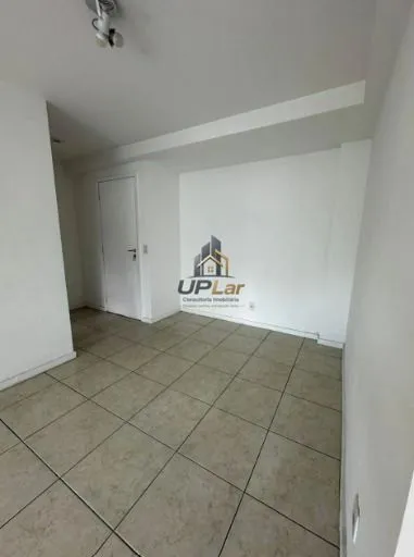 3-bedroom apartment in a building with a gym — photo 12