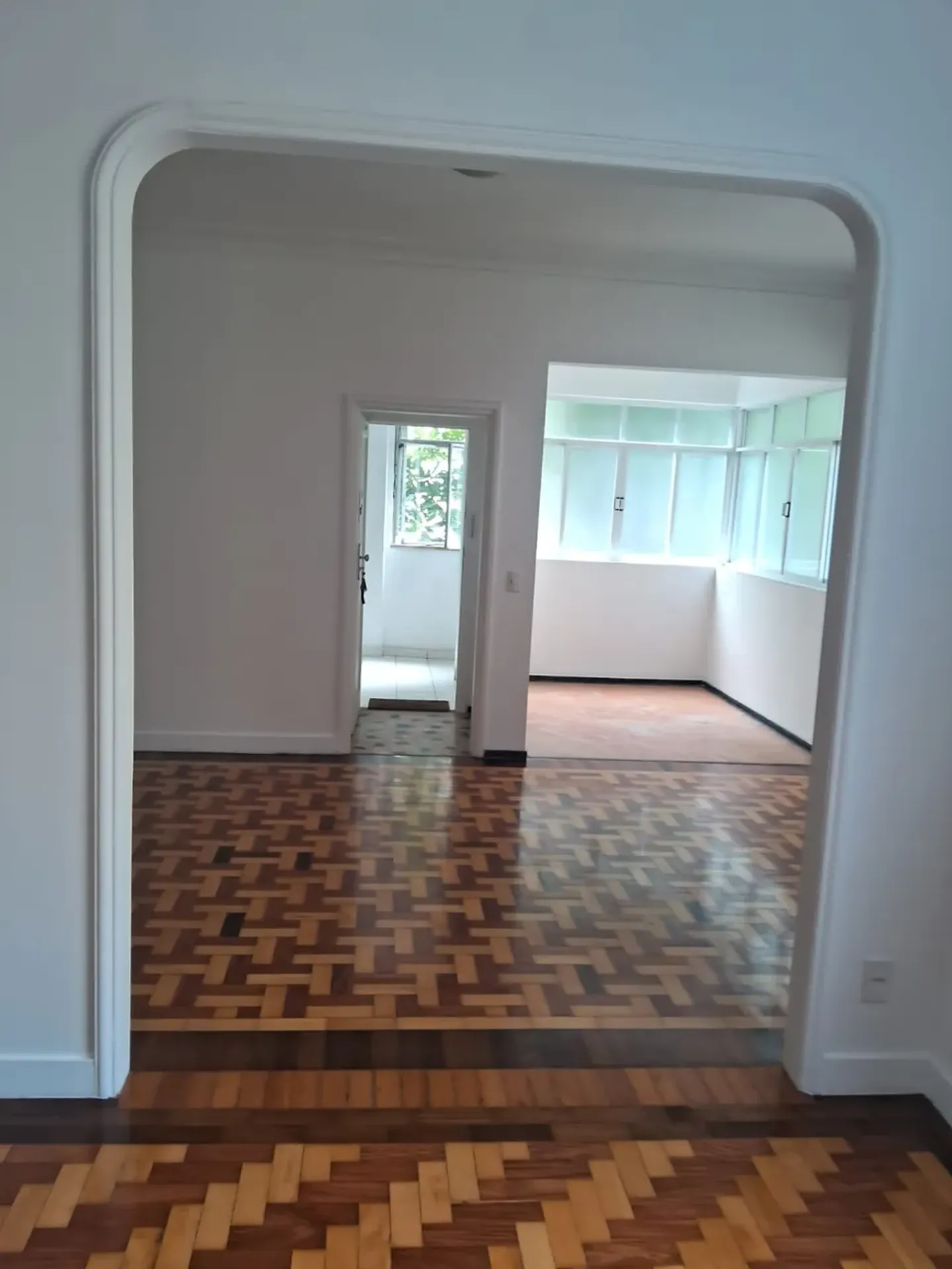 2-bedroom apartment with wood or laminate floors — photo 18