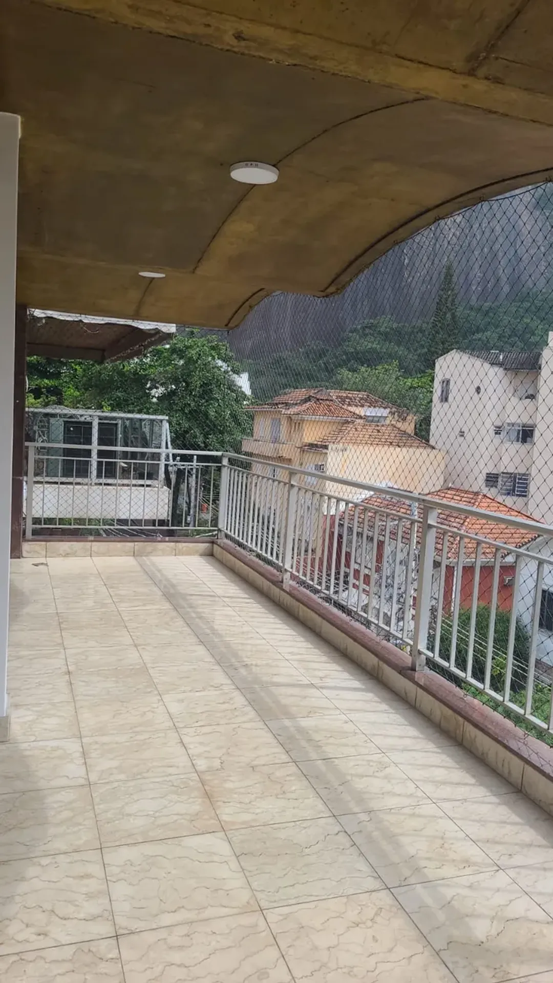 3-bedroom apartment with a bathtub in Rio de Janeiro — photo 15