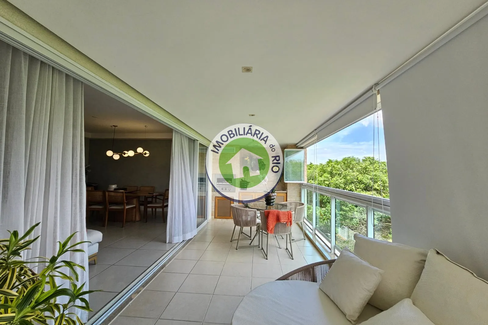 Furnished apartment with 4 bedrooms and 5 bathrooms — photo 8