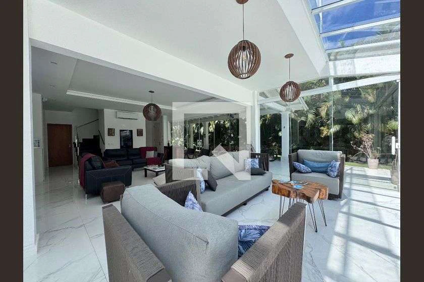 Condo house with 6 en-suite bedrooms and private garden — photo 14