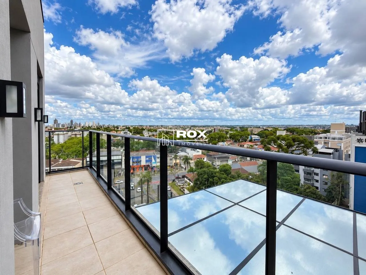 Floor-to-ceiling windows in a 3-bedroom apartment, 150 m² — photo 24