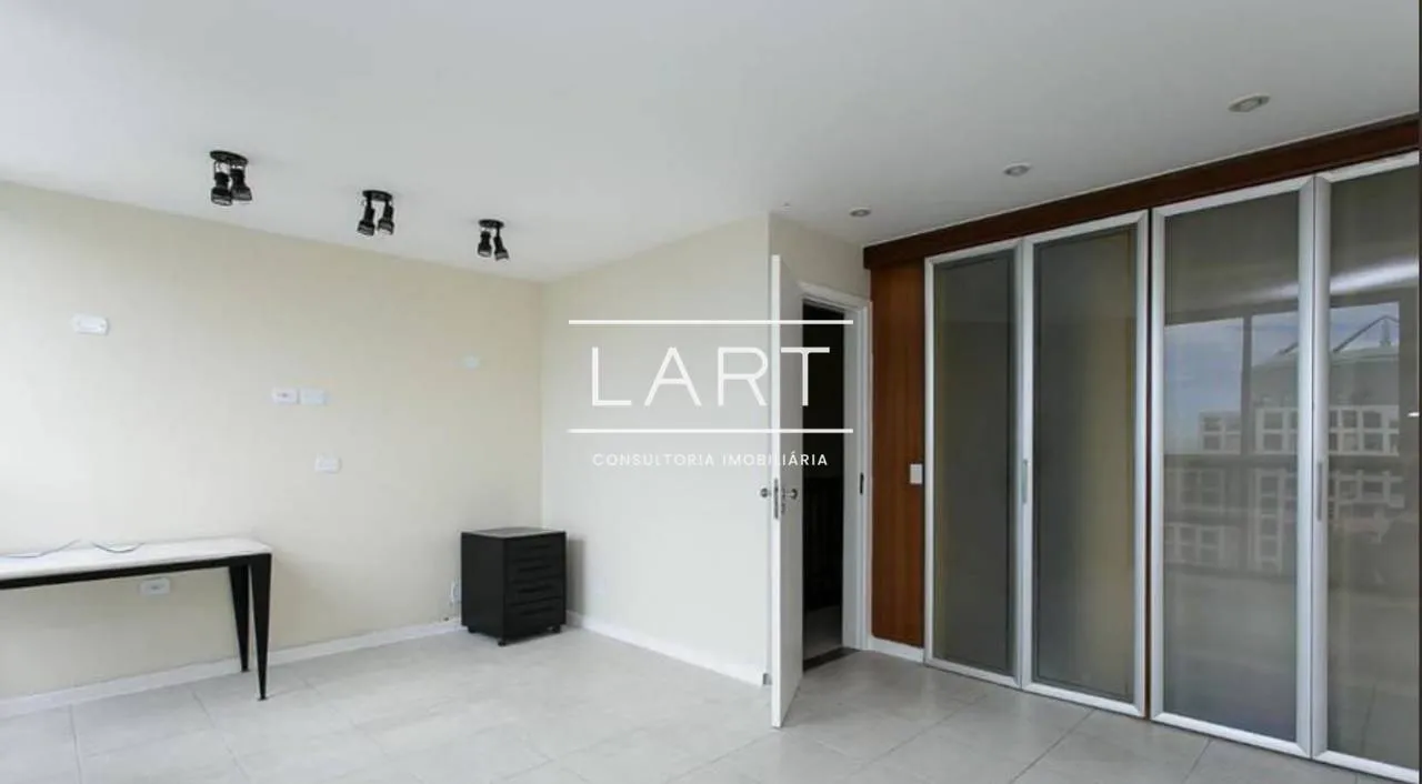 3-bedroom apartment in a building with a sauna — photo 16