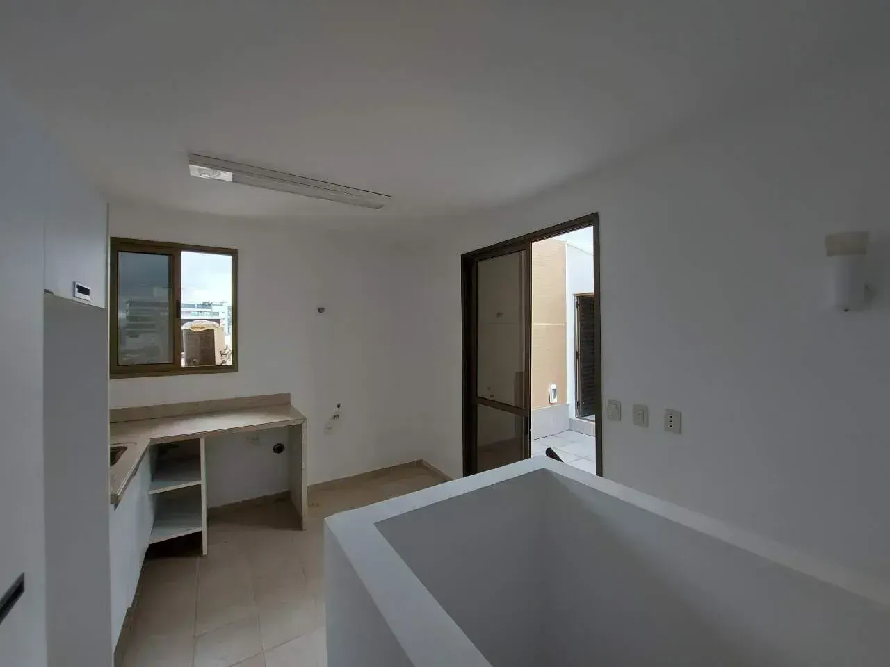 Квартира 300 м² с 2 спальнями-сьютами на 10 этаже — photo 32