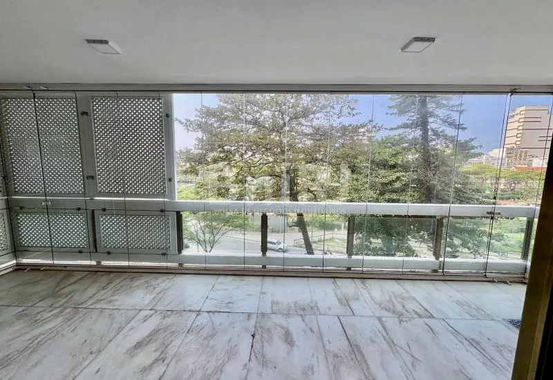 Apartamento de 180 m² com varanda fechada e fogão a gás — photo 3