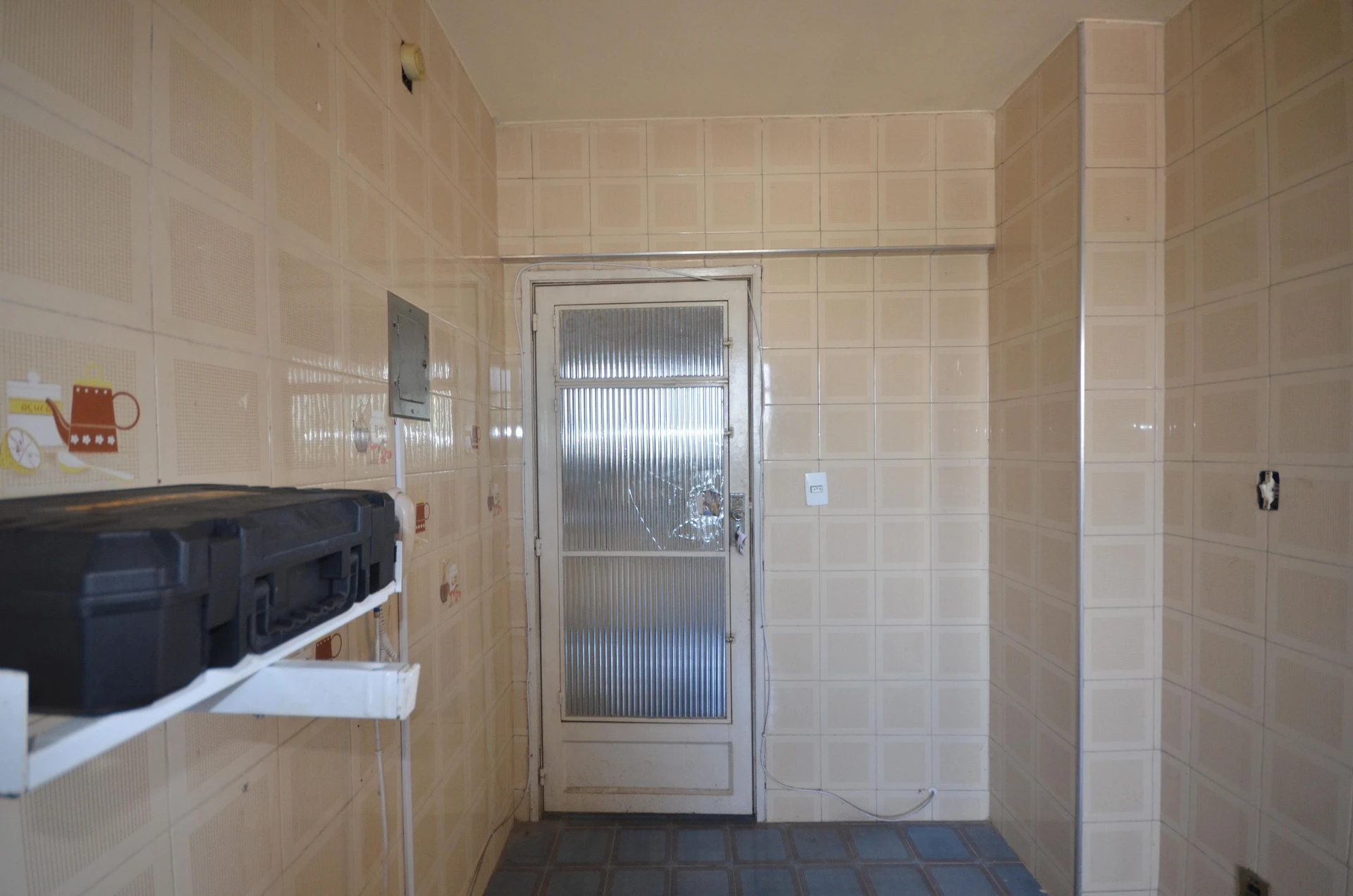 Unfurnished 2-bedroom apartment with a private garden — photo 3