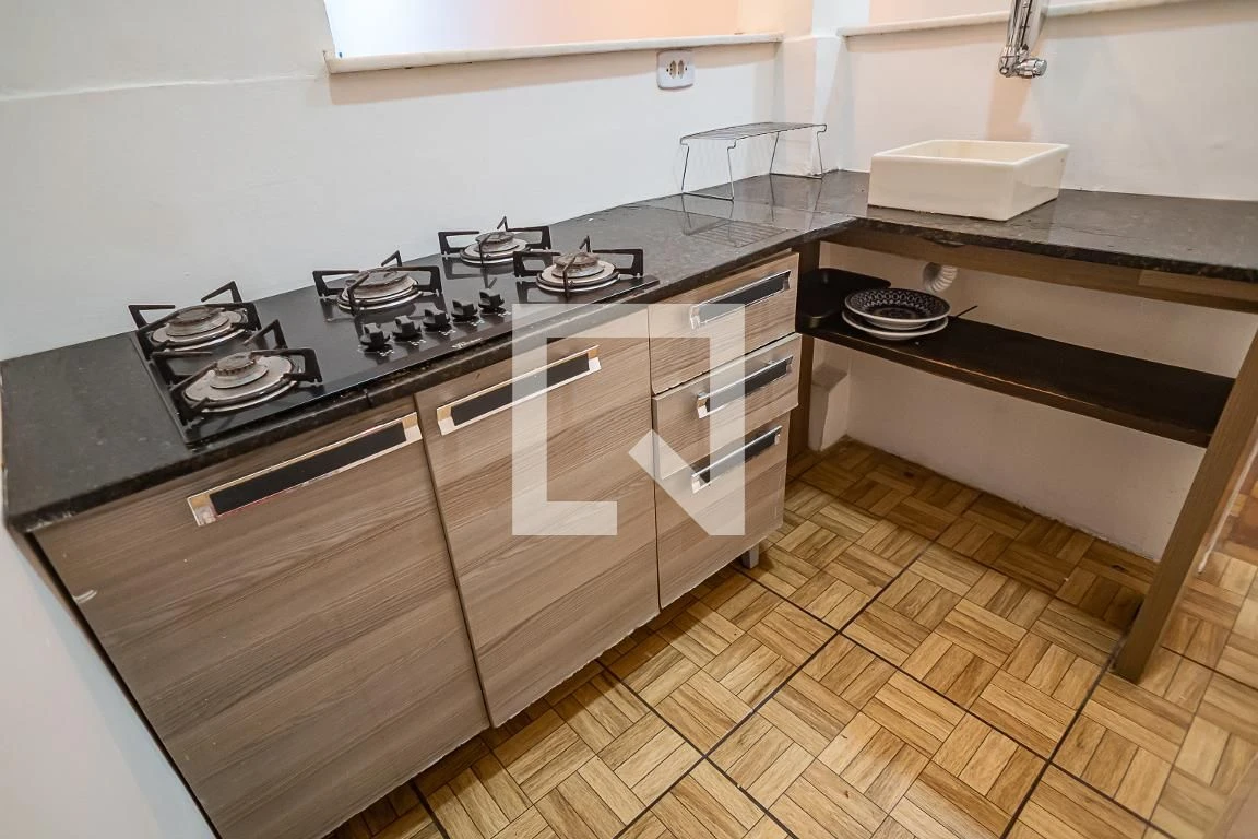 One-bedroom apartment with wood or laminate floors — photo 25