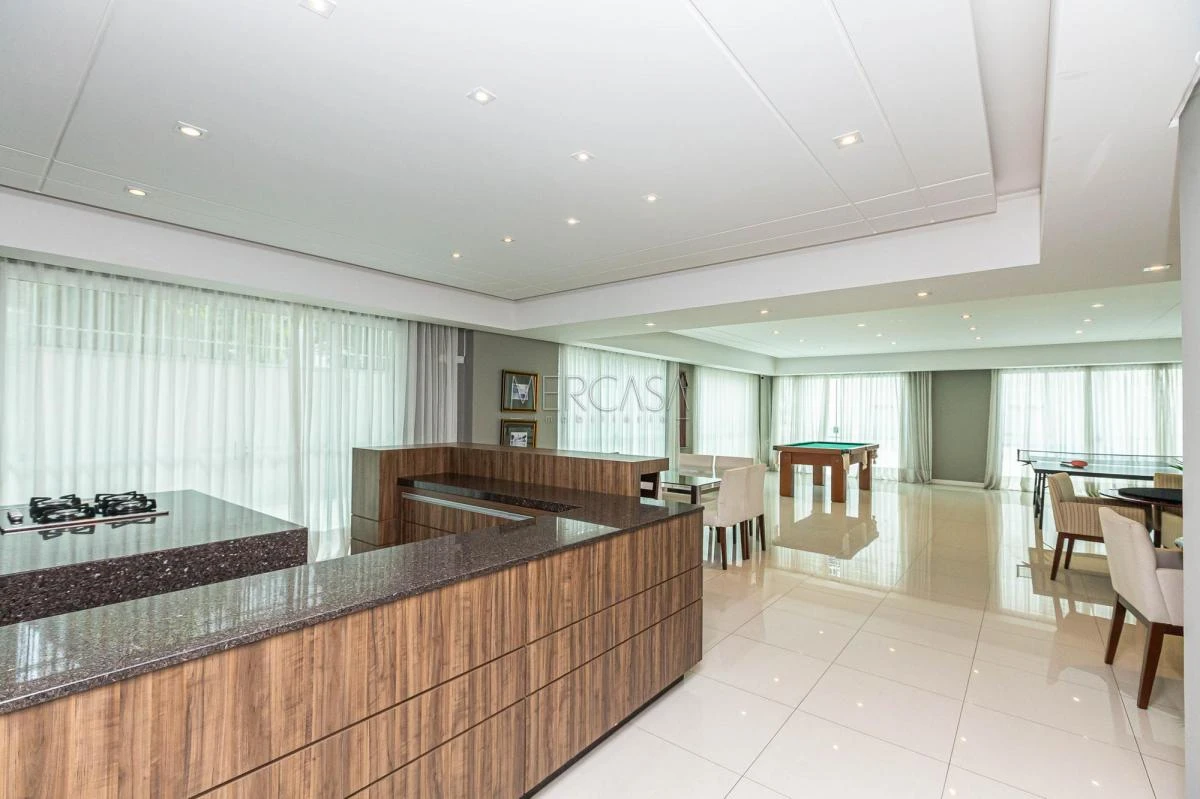 One-bedroom apartment in a building with a pool — photo 39